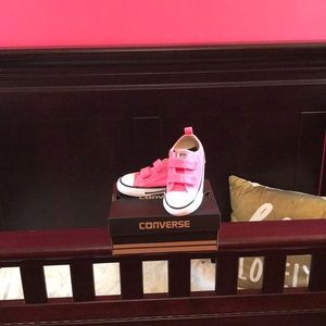 Converse All Star Toddler pink sneaker
